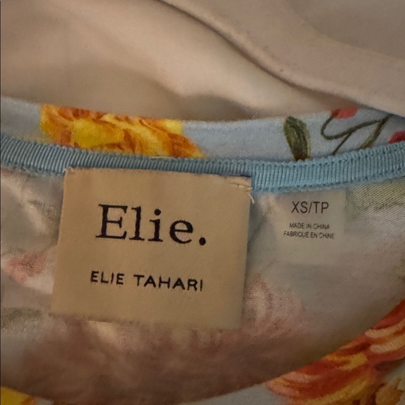 Elle Multicolor Floral Tee - Picture 3 of 3